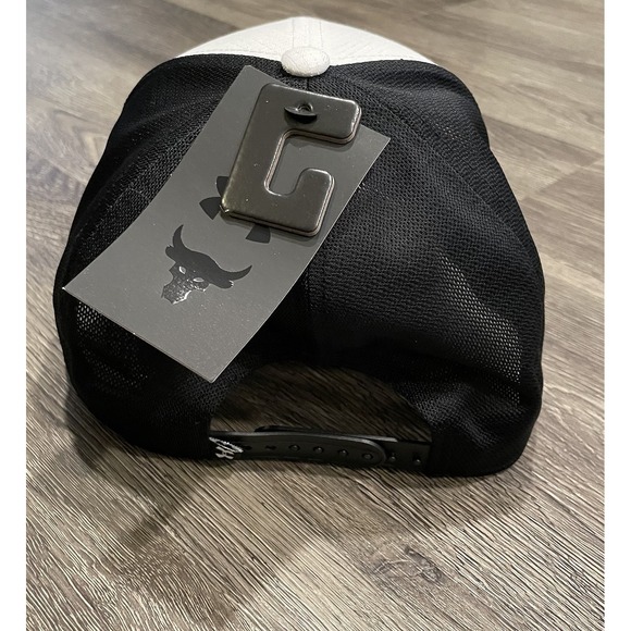 Under Armour Project Rock Men's Trucker Hat Snapback Cap White Black 1369815 NWT - Picture 4 of 6